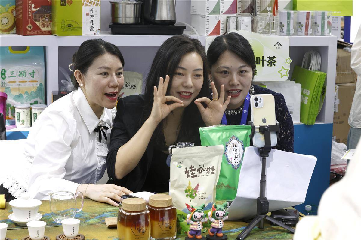易什么棋牌官网